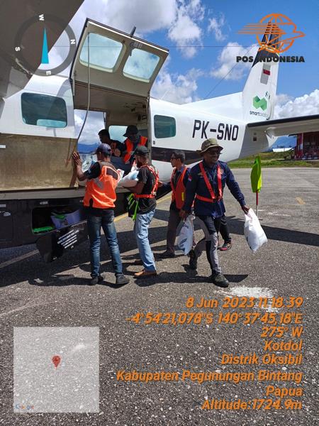cargo beras bulog by pos indonesia (13) cargo beras bulog by pos indonesia (13)